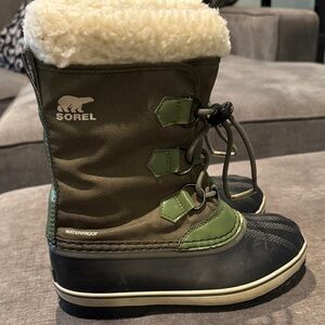 Sorel Olive and Black Waterproof Boots